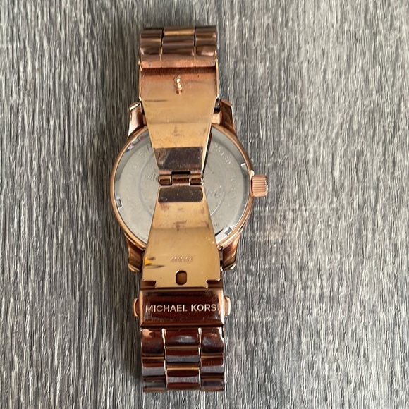 Michael Kors oversized crystal pave watch - Picture 3 of 3